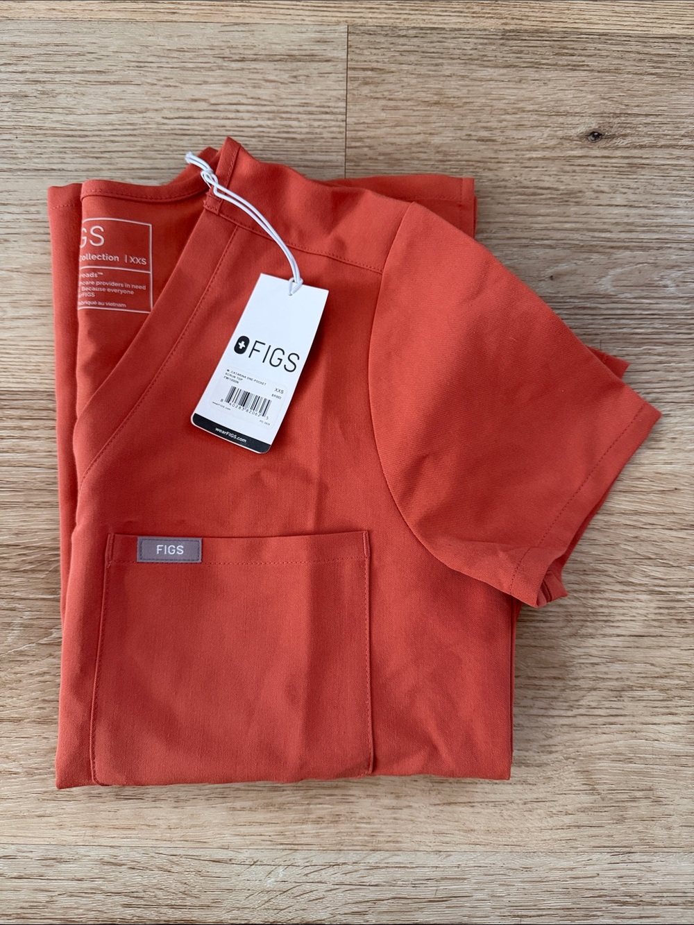 NWT Figs Women’s Catarina One-Pocket Top in Terracotta